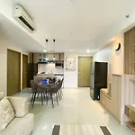 Cozy And Minimalist 2Br At 8Th Floor The Oasis Cikarang Apartment By Travelio