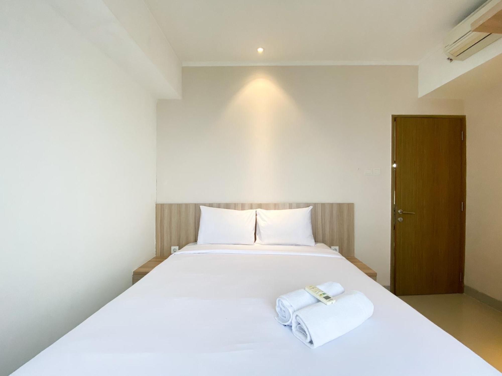 Cozy And Minimalist 2br At 8th Floor The Oasis Cikarang By Travelio Apartemen *