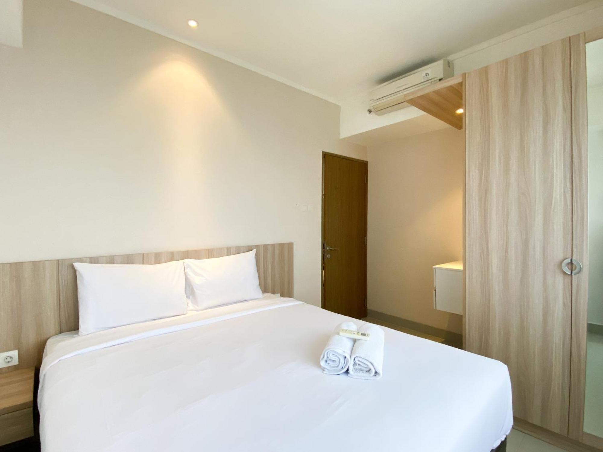 Cozy And Minimalist 2br At 8th Floor The Oasis Cikarang By Travelio Bekasi